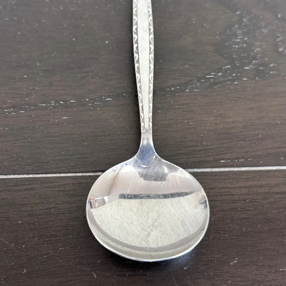 International Silver | Luxury Stainless | INS174‎ (Stainless) Solid Gravy Ladle